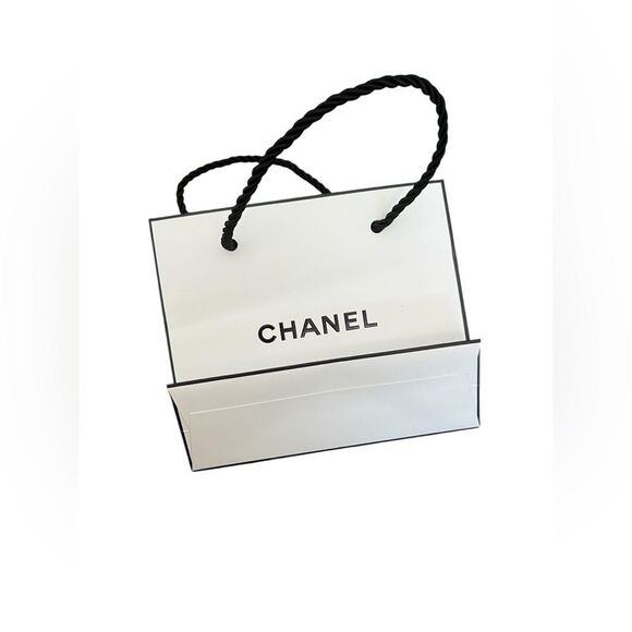 CHANEL Gift Bag - Picture 2 of 4